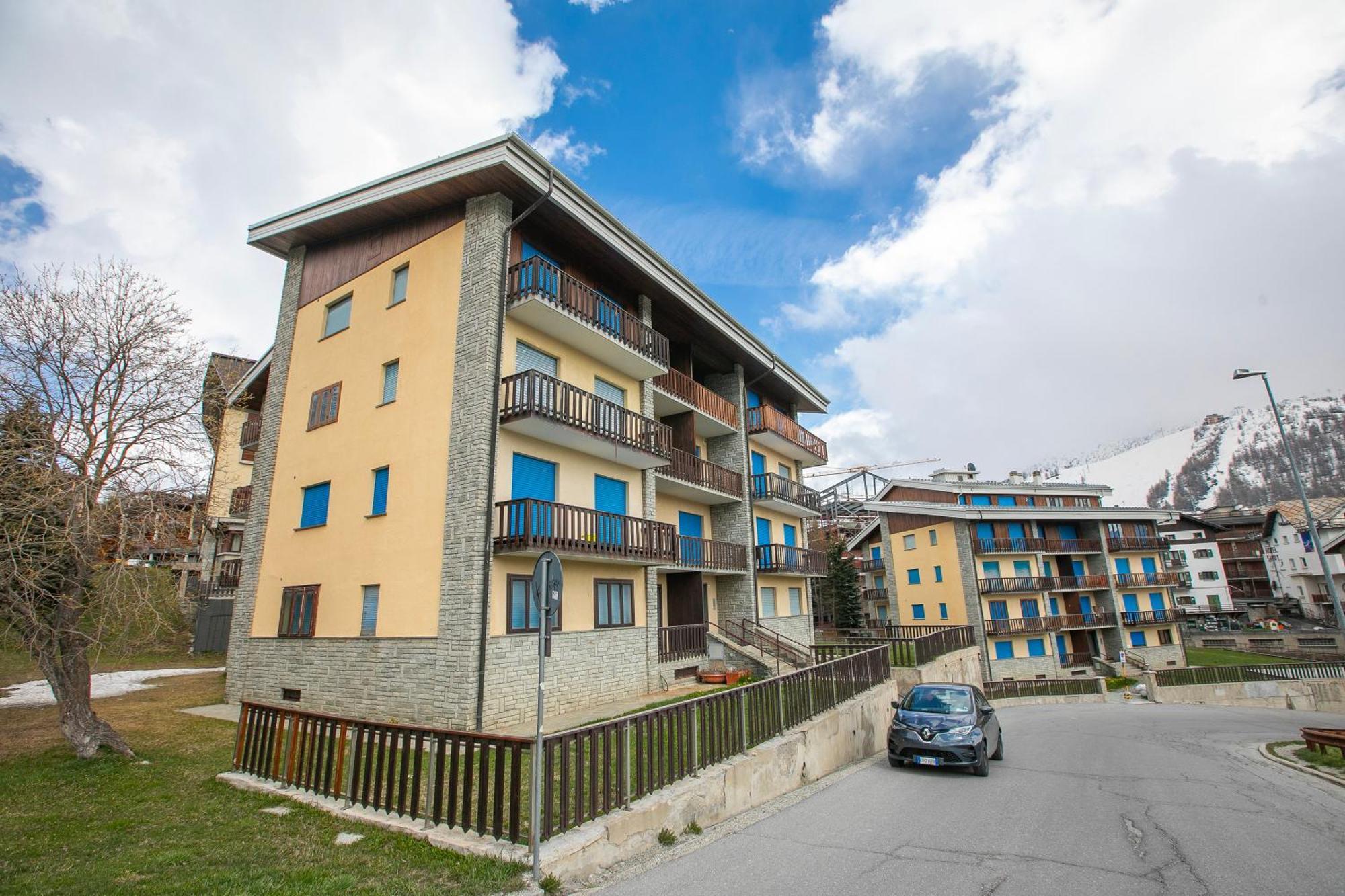 Apartment Paradiso - In Out 300m - Happy
